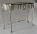 Picture of entrance table